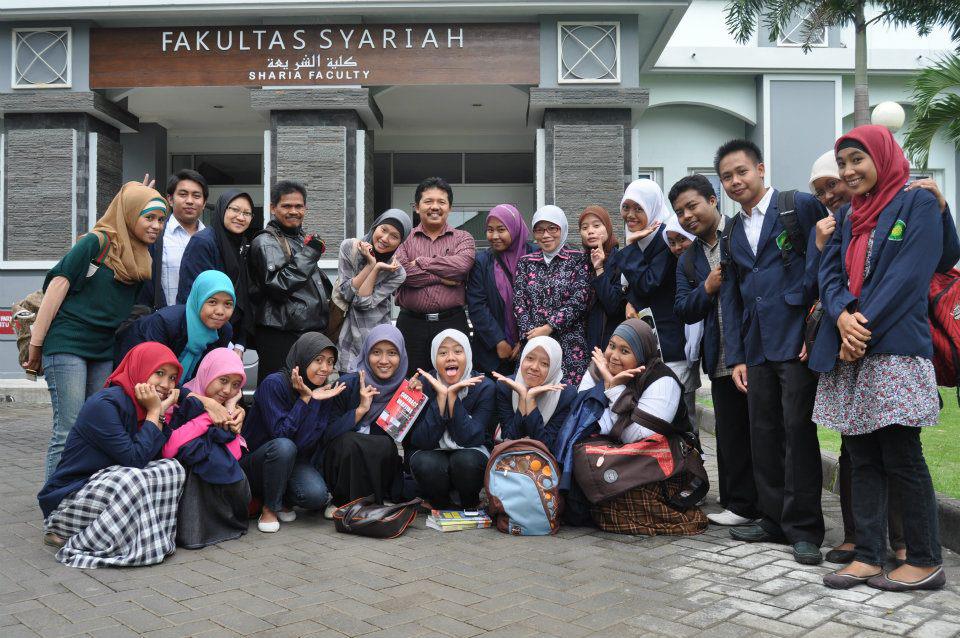 Bisakah Sarjana Hukum Islam Mengajar? - Analisa - www.indonesiana.id